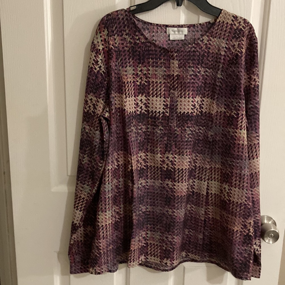 Van Heusen size L long sleeves round neck blouse. Concealed buttons till waist.
